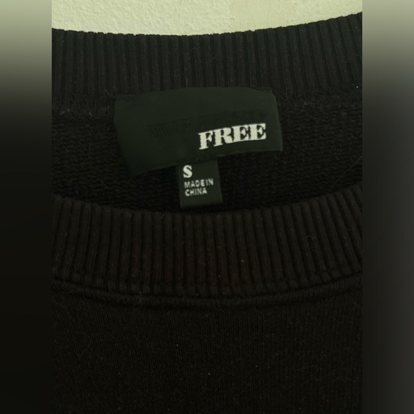 Aritzia crew neck top - Picture 2 of 2